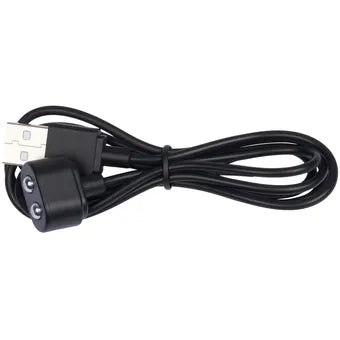 Cargador USB negro de la marca Satisfyer, compacto y compatible con diferentes dispositivos electrónicos.