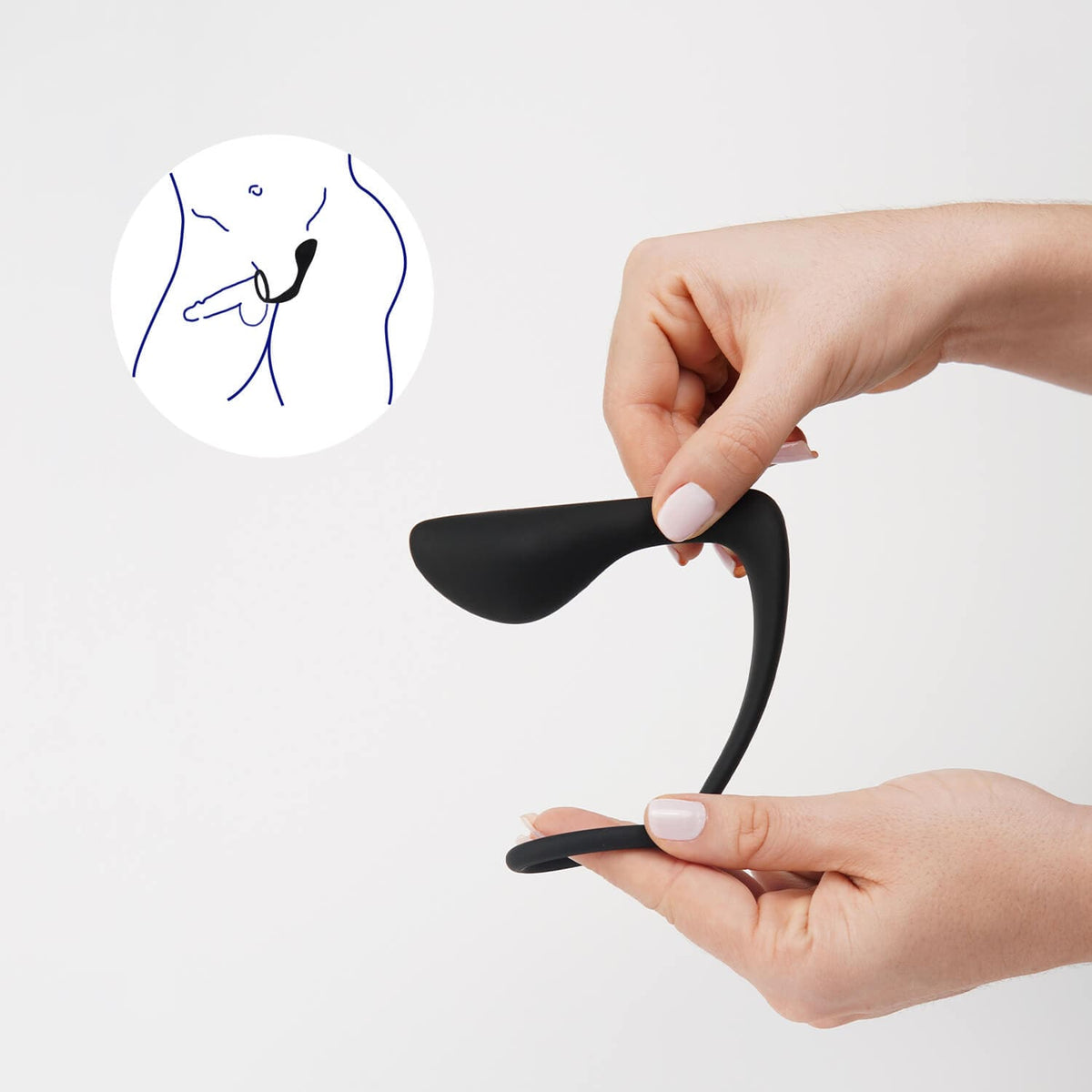 Anillo para el pene Attum Camtoyz de Distrisex, accesorio sexual, muestra el anillo ajustado en un dedo con fondo blanco.