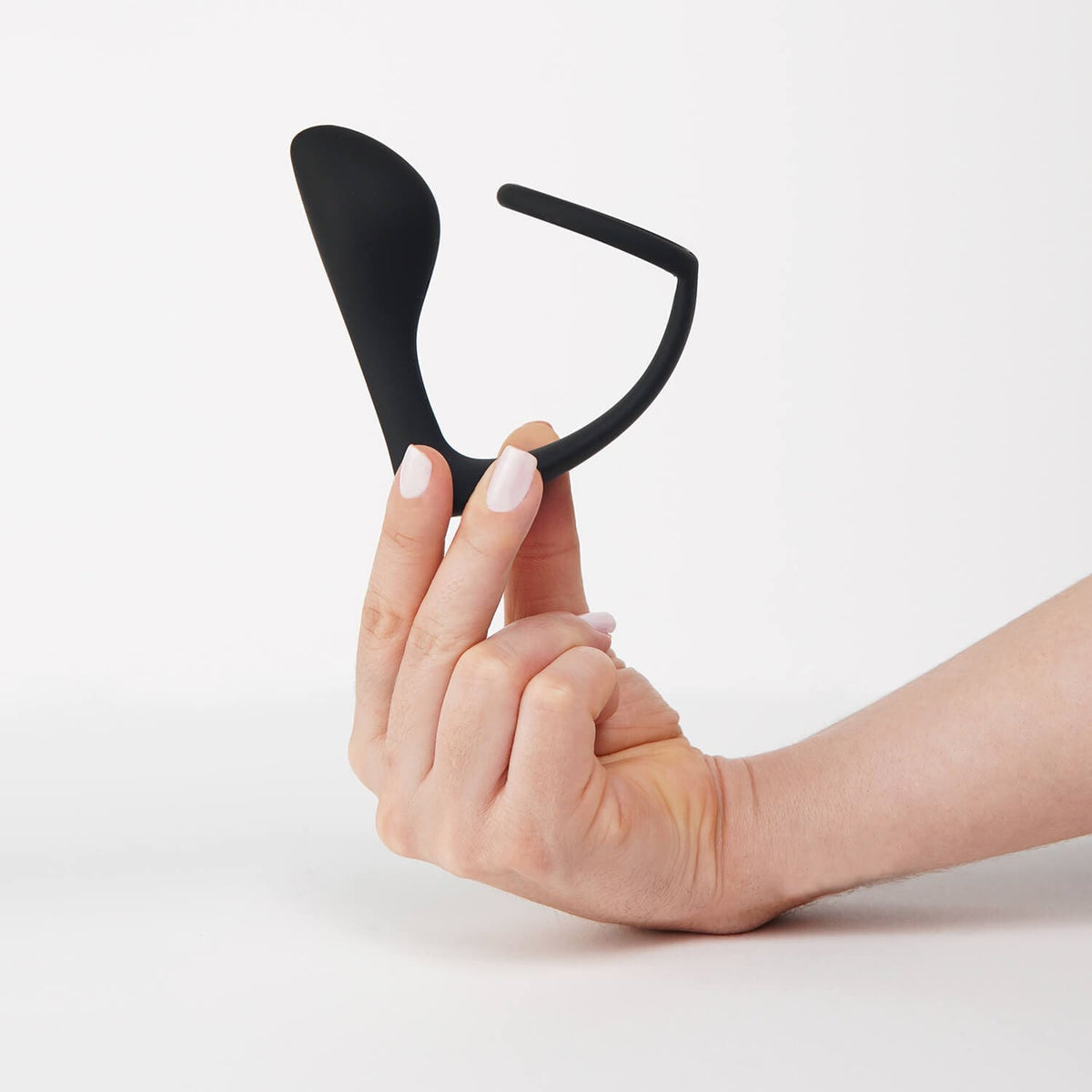 Anillo para el pene Attum Camtoyz de Distrisex, accesorio sexual, mostrado en la imagen en color transparente y diseño ajustable.