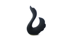 Dispositivo de estimulación doble Frenesí Cisne Negro con succión y vibración, en color blanco, para placer íntimo.