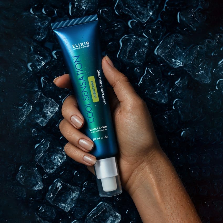Lubricante íntimo Frío Cool Sensation de Elixir, envase con gel transparente para mayor confort y sensación refrescante.
