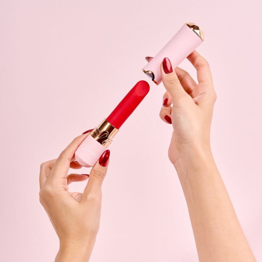 Vibrador Labial Yaray de Juguito de Calzón, con diseño compacto y elegante para uso íntimo, en color vibrante.