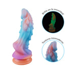 Dildo Camtoyz Radiant Siena de color marrón claro con textura realista, mostrado en una imagen de tamaño 850x850.