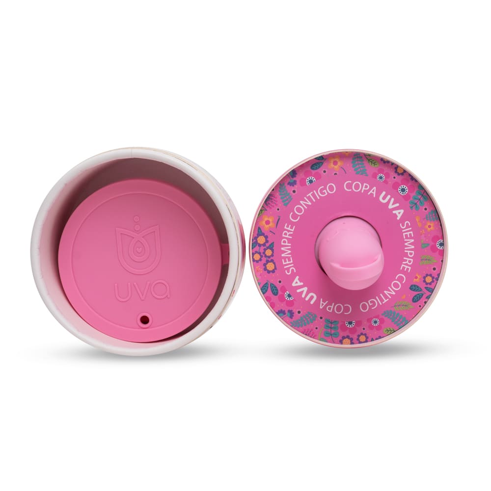 Copa menstrual UVA de gestión menstrual, talla 0, en color rosada, vista frontal con tapa en la imagen.