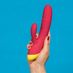 Vibrador de conejo Romp Jazz, con diseño ergonómico y orejas flexibles, en color rosa, para placer y estimulación íntima.