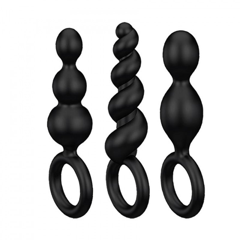 Plug anal Satisfyer Booty Call en color negro, diseño ergonómico y suave para comodidad y placer.