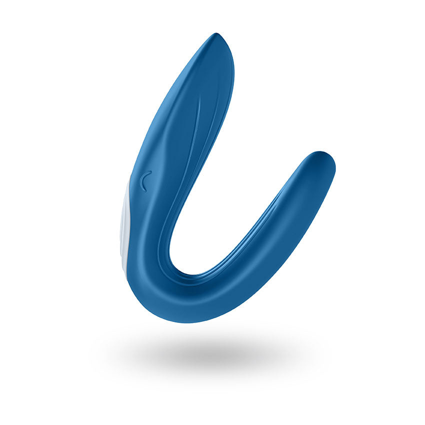 Dispositivo Satisfyer Double Whale para parejas, diseño en forma de ballena, usado por dos personas para placer íntimo.